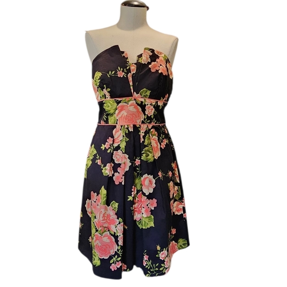 B. Smart Floral Strapless Dress